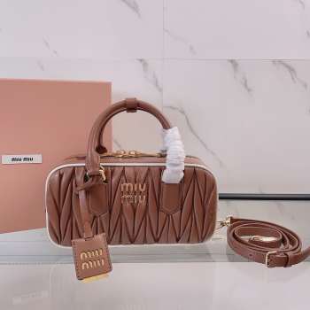 Uubags Miu Miu Arcadie matelassé nappa leather bag in brown 22x10.5x7.5cm