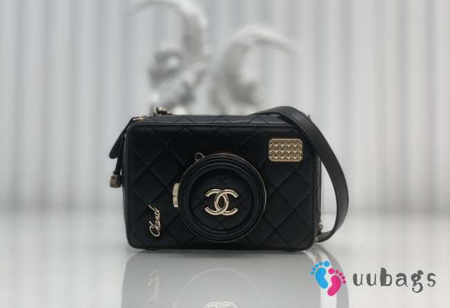 Uubags Chanel Black Lambskin Light Gold Camera Bag 11.5x16x6cm - 1
