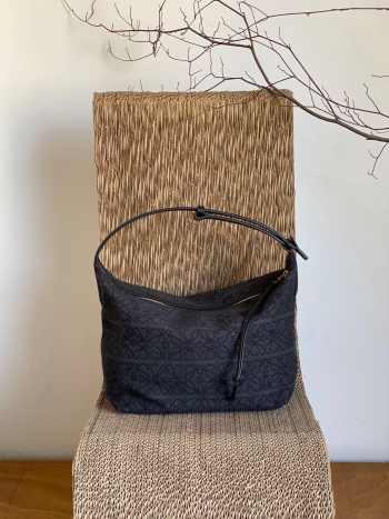 Uubags Loewe Medium Jacquard Anagram Calfskin Cubi Bag In Black 27x21x16.5cm