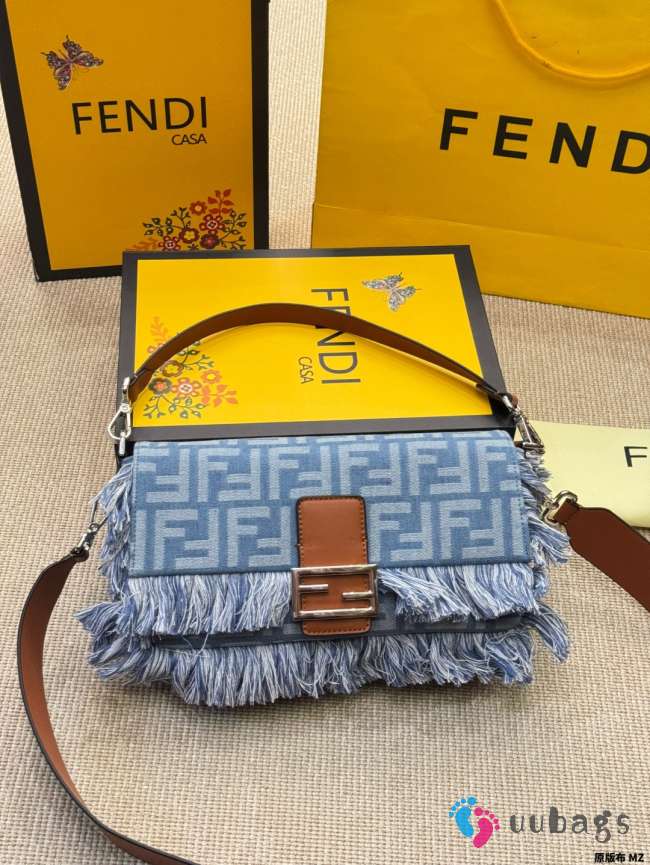 Uubags Baguette blue denim-effect FF jacquard bag 27x15x6cm - 1