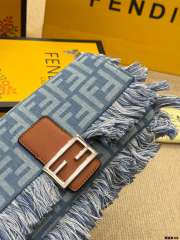 Uubags Baguette blue denim-effect FF jacquard bag 27x15x6cm - 3