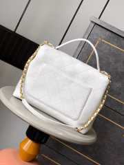 Uubags Chanel Maxi Flap Bag With Top Handle Calfskin & Gold-Tone Metal White 25x33x5cm - 3