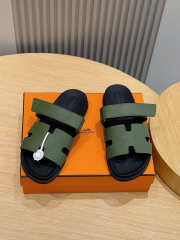 Uubags Hermes Green Leather Chypre Sandals - 2