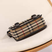 Uubags Burberry Vintage Check Cotton Archive Crossbody Bag 18x16x7cm - 4