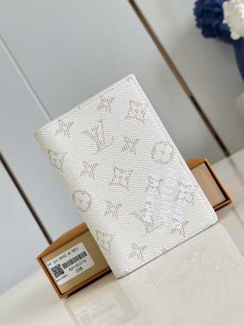 Uubags Louis Vuitton M14689 Pocket Organizer Wallet White 8x11x1cm