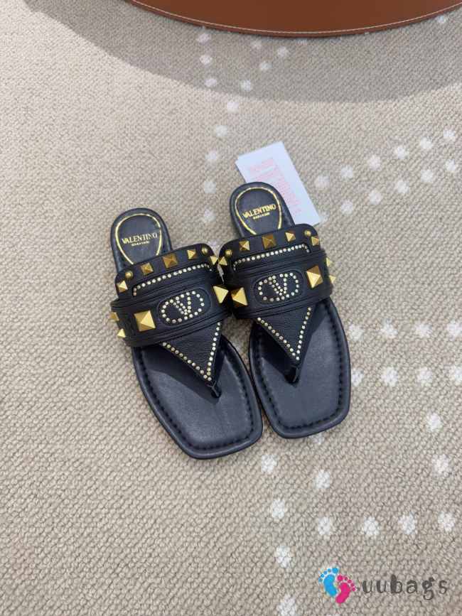 Uubags Valentino Garavani Plaster Caster Thong Sandal in in Goatskin Black  - 1