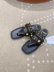 Uubags Valentino Garavani Plaster Caster Thong Sandal in in Goatskin Black  - 4