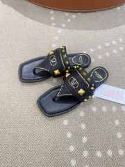 Uubags Valentino Garavani Plaster Caster Thong Sandal in in Goatskin Black  - 5