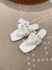 Uubags Valentino Garavani Plaster Caster Thong Sandal in Goatskin White - 3