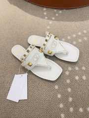 Uubags Valentino Garavani Plaster Caster Thong Sandal in Goatskin White - 4