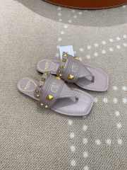 Uubags Valentino Garavani Plaster Caster Thong Sandal in in Goatskin Rose Pink - 4
