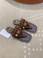 Uubags Valentino Garavani Plaster Caster Thong Sandal in Suede Dark Brown - 2