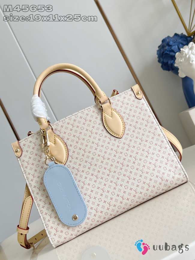Uubags Louis Vuitton M15138 OnTheGo PM Bag Beige Calfskin 25x19x11.5cm - 1
