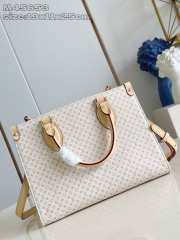 Uubags Louis Vuitton M15138 OnTheGo PM Bag Beige Calfskin 25x19x11.5cm - 5