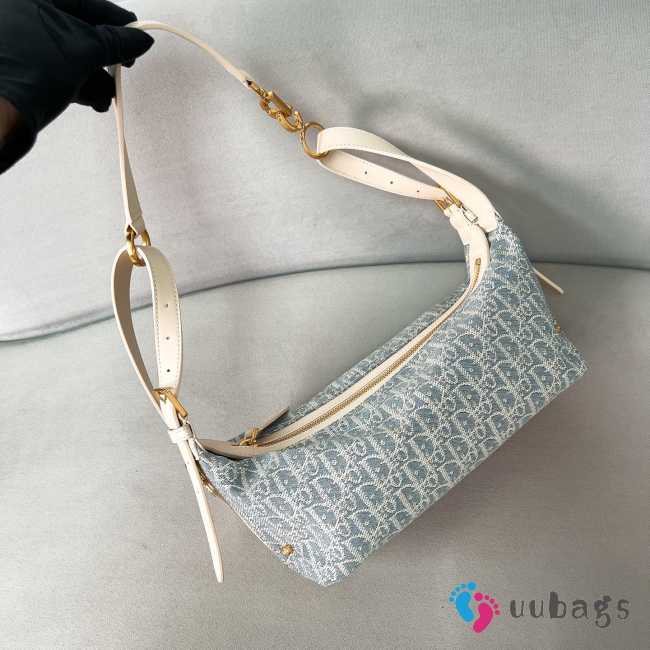 Uubags Dior Small D-Journey Bag Blue Oblique Chambray with Raffia Effect and Light Biscuit Smooth Calfskin 25.5x14.5x14cm  - 1