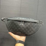 Uubags Gucci GG Embossed Belt Bag in Black 28x17cm - 5
