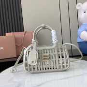 Uubags Miu Miu 5BA294 leather basket bag in chalk white 24x12.5x9cm - 1
