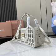 Uubags Miu Miu 5BA294 leather basket bag in chalk white 24x12.5x9cm - 5