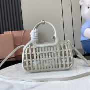 Uubags Miu Miu 5BA294 leather basket bag in chalk white 24x12.5x9cm - 4
