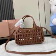Uubags Miu Miu 5BA294 leather basket bag in brown 24x12.5x9cm - 3