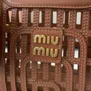 Uubags Miu Miu 5BA294 leather basket bag in brown 24x12.5x9cm - 2
