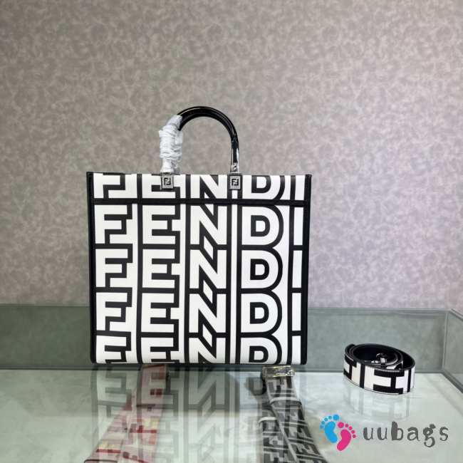 Uubags Fendi x Marc Jacobs Leather Tote Black Handle Bag 35x17x31cm - 1