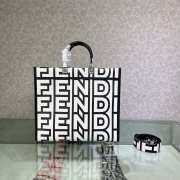 Uubags Fendi x Marc Jacobs Leather Tote Black Handle Bag 35x17x31cm - 1