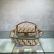 Uubags Fendi medium FF Baguette embroidered bag brown 26x13x6cm - 1