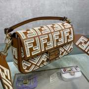 Uubags Fendi medium FF Baguette embroidered bag brown 26x13x6cm - 2