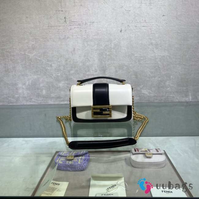 Fendi Fendi Mini Baguette Chain In White And Black Nappa Leather Bag 19x11.5x4cm - 1