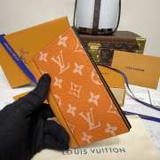 Uubags Louis Vuitton M14115 Passport Cover Monogram coated canvas and Taiga cowhide leather in orange 10x14x2.5cm - 3