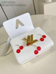 Uubags Louis Vuitton M13239 LV x TM Twist PM white Epi grained cowhide leather 19x15x7cm - 4