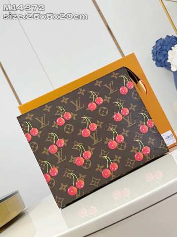 Uubags Louis Vuitton M14372 LV x TM Toiletry pouch monogram coated canvas 20x25x5.5cm