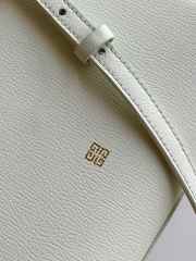 Uubags Givenchy Mini Antigona Cube bag in white leather 13x19x22cm - 2