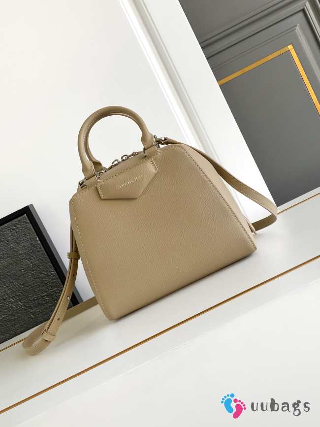 Uubags Givenchy Mini Antigona Cube bag in beige leather 13x19x22cm - 1