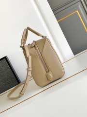 Uubags Givenchy Mini Antigona Cube bag in beige leather 13x19x22cm - 6