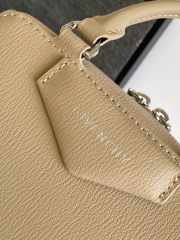 Uubags Givenchy Mini Antigona Cube bag in beige leather 13x19x22cm - 5