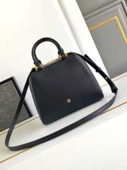 Uubags Givenchy Mini Antigona Cube bag in black leather 13x19x22cm - 6