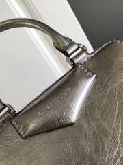 Uubags Givenchy Mini Antigona Cube bag in silver laminated lambskin 13x19x22cm - 4