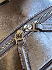 Uubags Givenchy Mini Antigona Cube bag in silver laminated lambskin 13x19x22cm - 2
