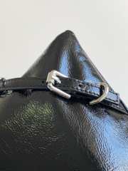 Uubags Givenchy P'tit Voyou leather shoulder bag in black 32x15x9.5cm - 2