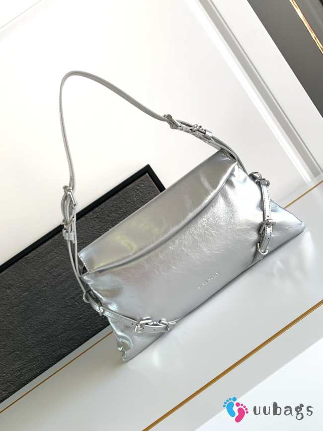 Uubags Givenchy P'tit Voyou leather shoulder bag in silver metallic 32x15x9.5cm - 1