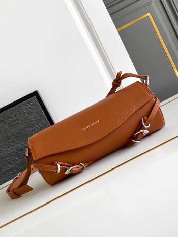 Uubags Givenchy Voyou Roller bag in brown grained leather 25x10x13cm