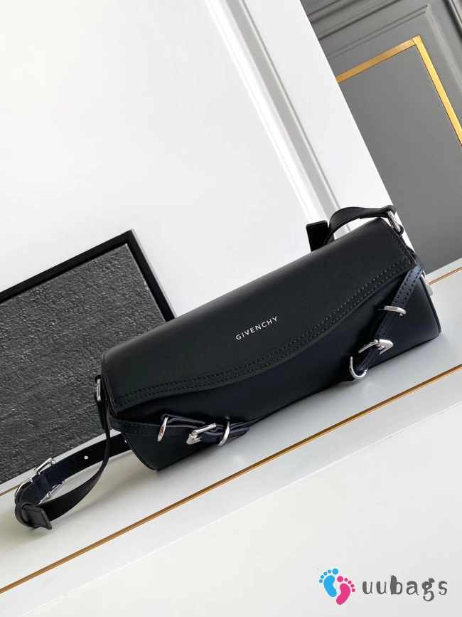 Uubags Givenchy Voyou Roller bag in black grained leather 25x10x13cm - 1