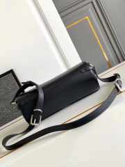 Uubags Givenchy Voyou Roller bag in black grained leather 25x10x13cm - 6