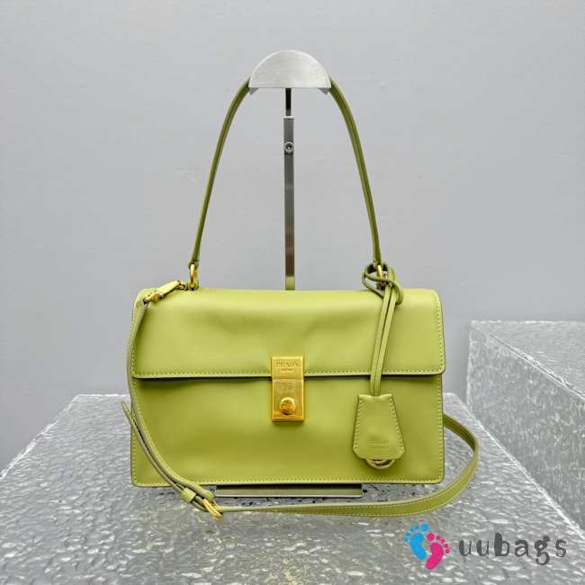 Uubags Prada Soft Sound medium leather bag in pistachio green 28x16x10cm - 1