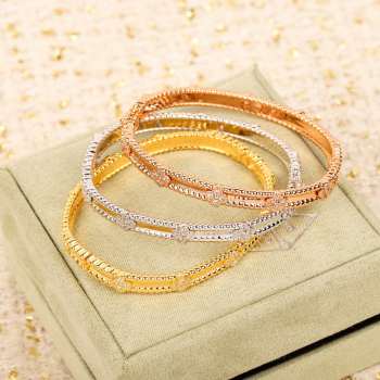 Uubags Van Cleef & Arpels Perlée sweet clovers bracelet, medium model 18K rose gold