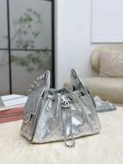 Uubags Chanel 25 Small Handbag Metallic Grained Calfskin & Gold Metal Silvery 30x26x14cm - 6