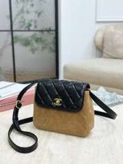 Uubags Chanel small suede flap bag black sheepskin and beige suede 18.5x15x5cm - 2