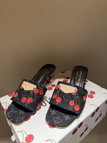 Uubags Louis Vuitton LV x TM Lily Mule 02